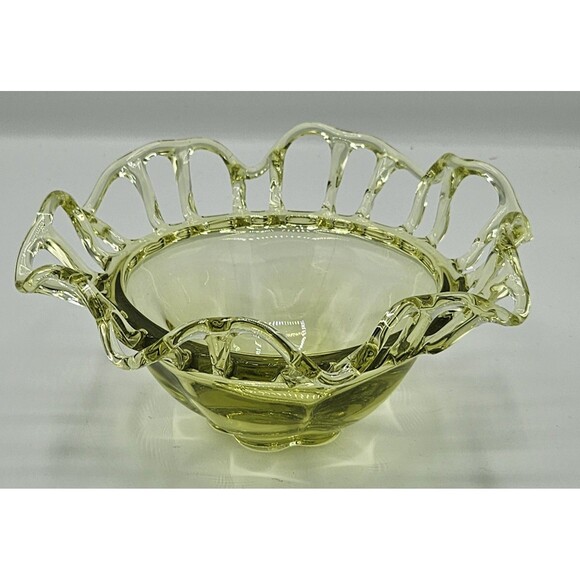Vintage Green 1940s Duncan & Miller Unique Open Lace Glass Bowl - Picture 3 of 9
